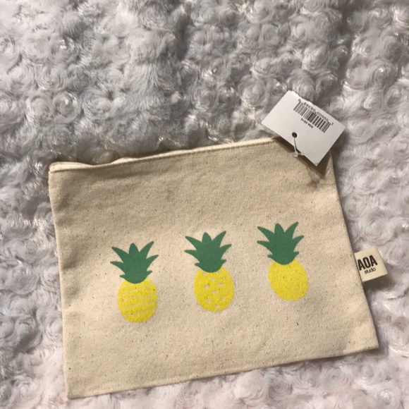 Handbags - Pineapple makeup bag